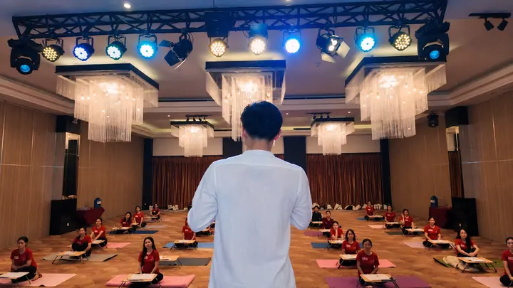 Buổi giảng dạy trong hội trường